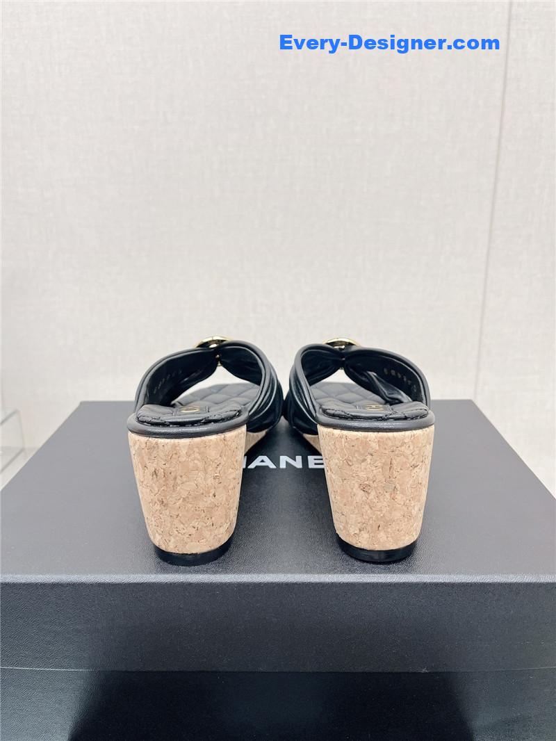 CC cross strap round buckle slippers