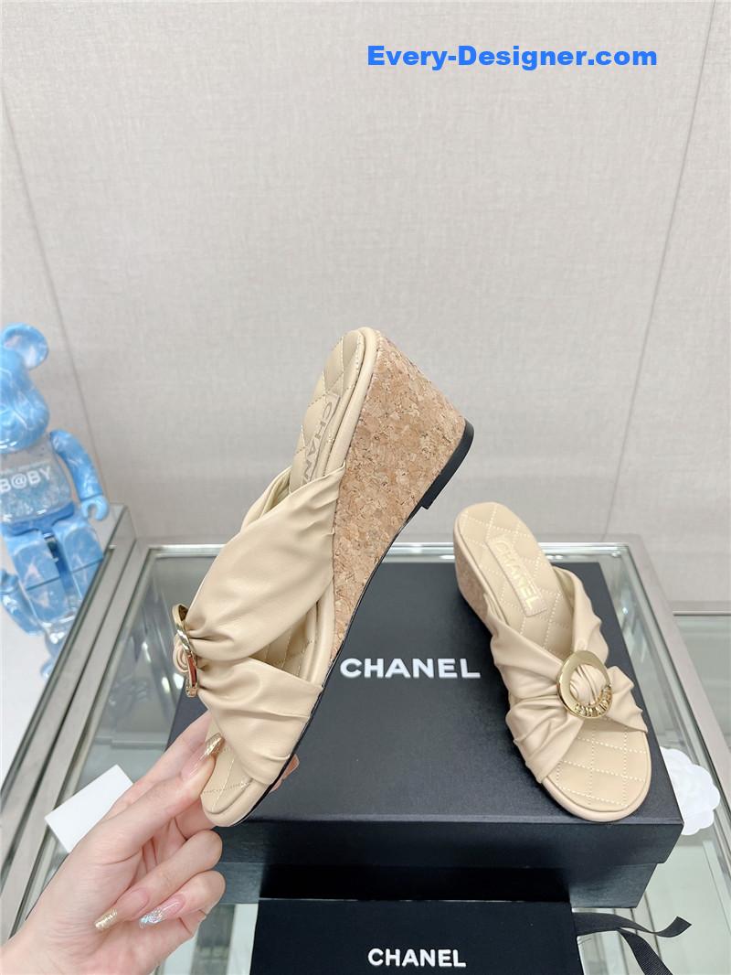 CC cross strap round buckle slippers