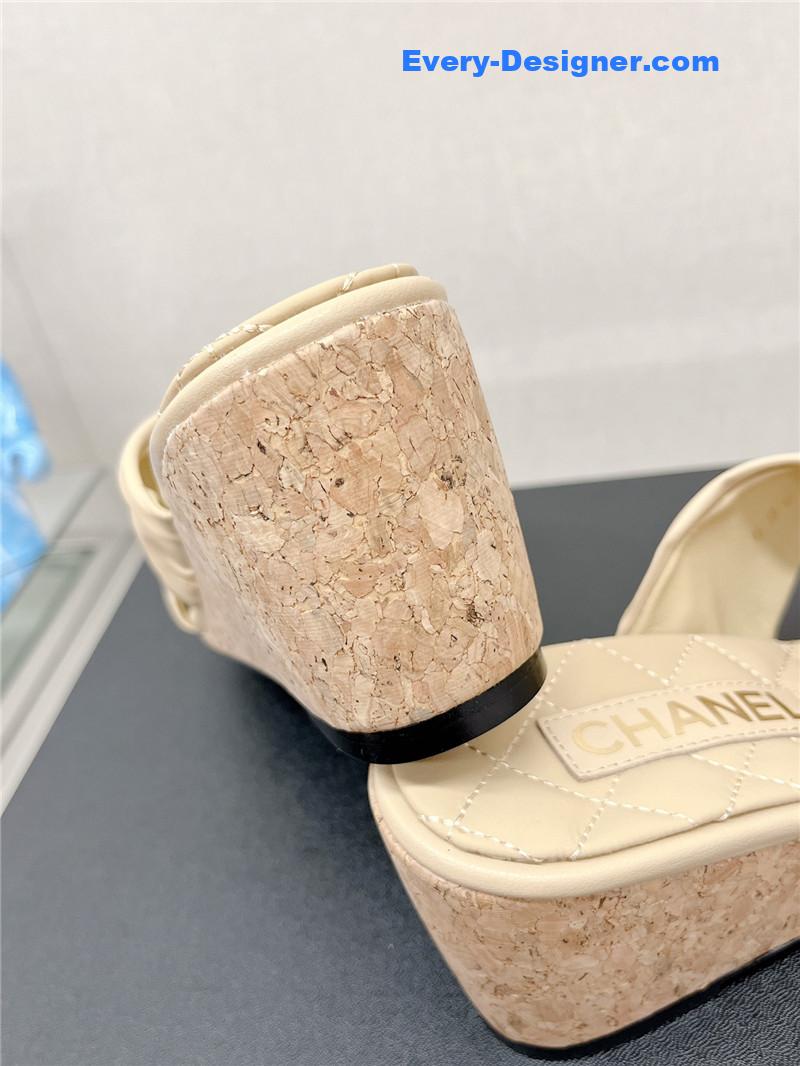 CC cross strap round buckle slippers