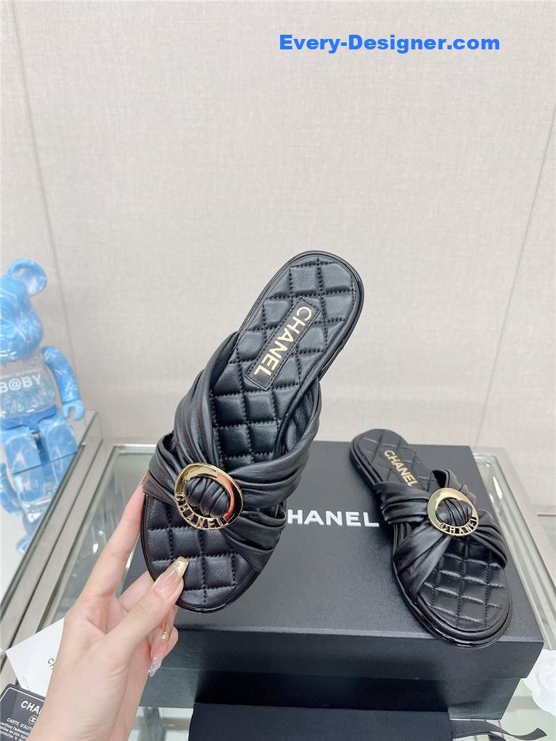 CC cross strap round buckle slippers