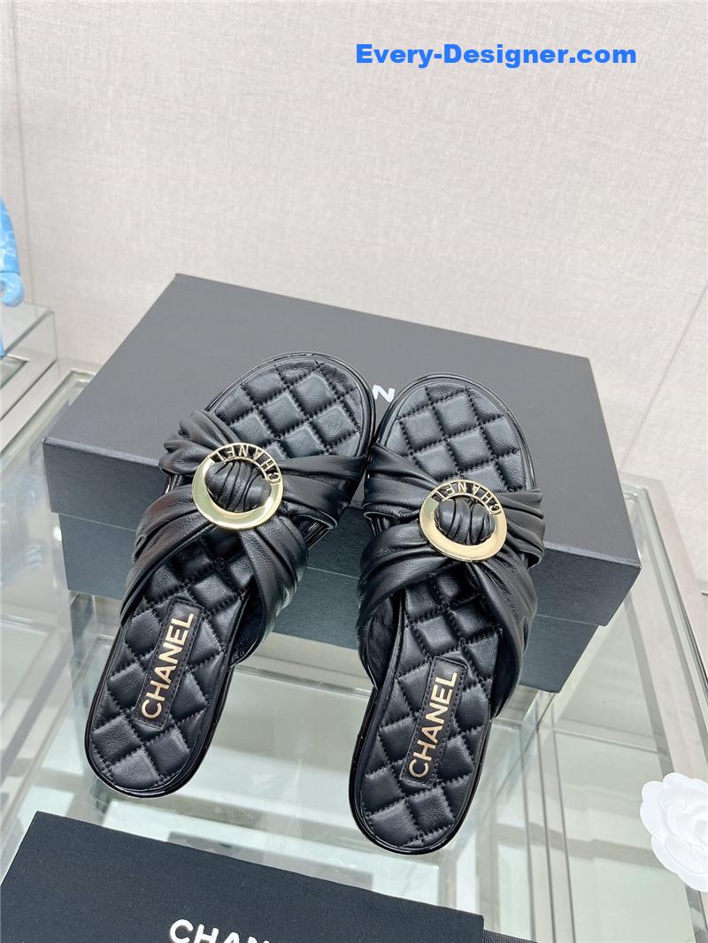 CC cross strap round buckle slippers