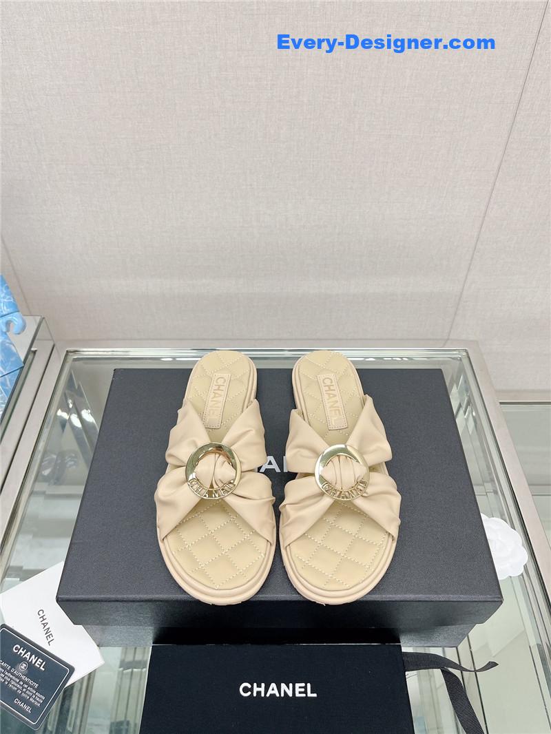 CC cross strap round buckle slippers