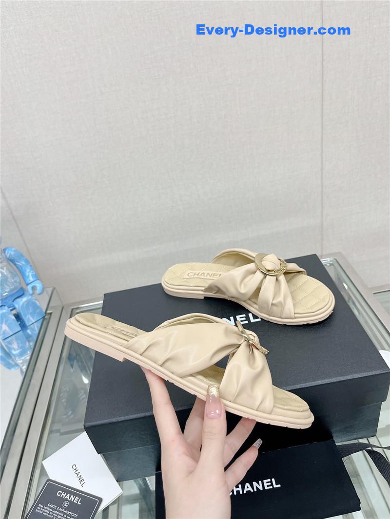 CC cross strap round buckle slippers