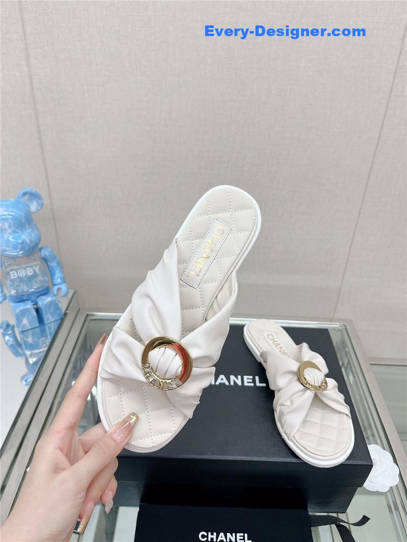 CC cross strap round buckle slippers