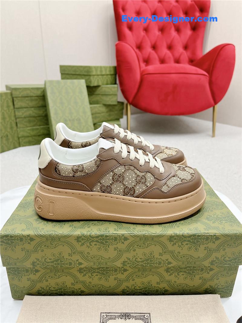 Gvc*1 chunky b series lightweight soft platform sneakers