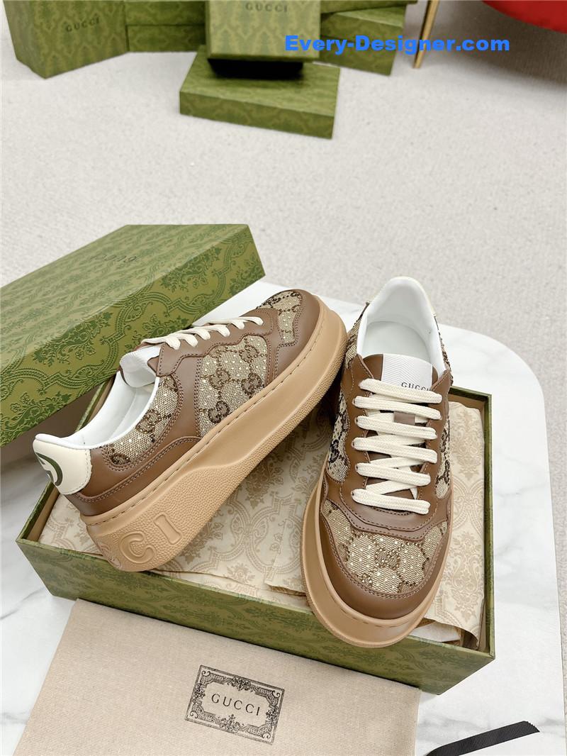 Gvc*1 chunky b series lightweight soft platform sneakers