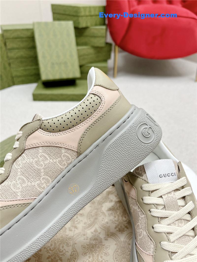 Gvc*1 chunky b series lightweight soft platform sneakers