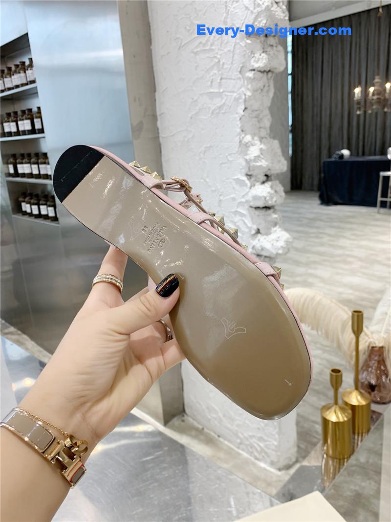 Va1e*ntin0 garavani rockstud pink studded sandals