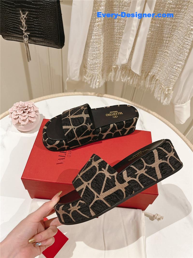 Va1e*ntin0 platform sandals in platform sandals