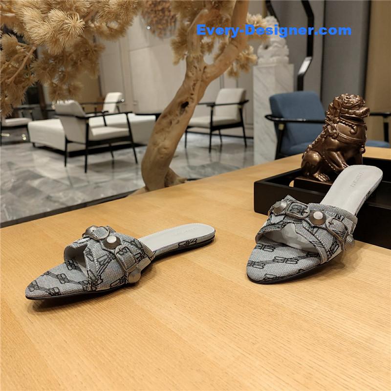 Ba1en*iaga lecagole series slippers