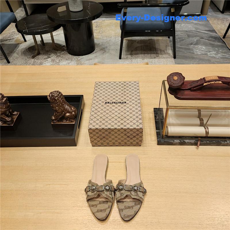 Ba1en*iaga lecagole series slippers