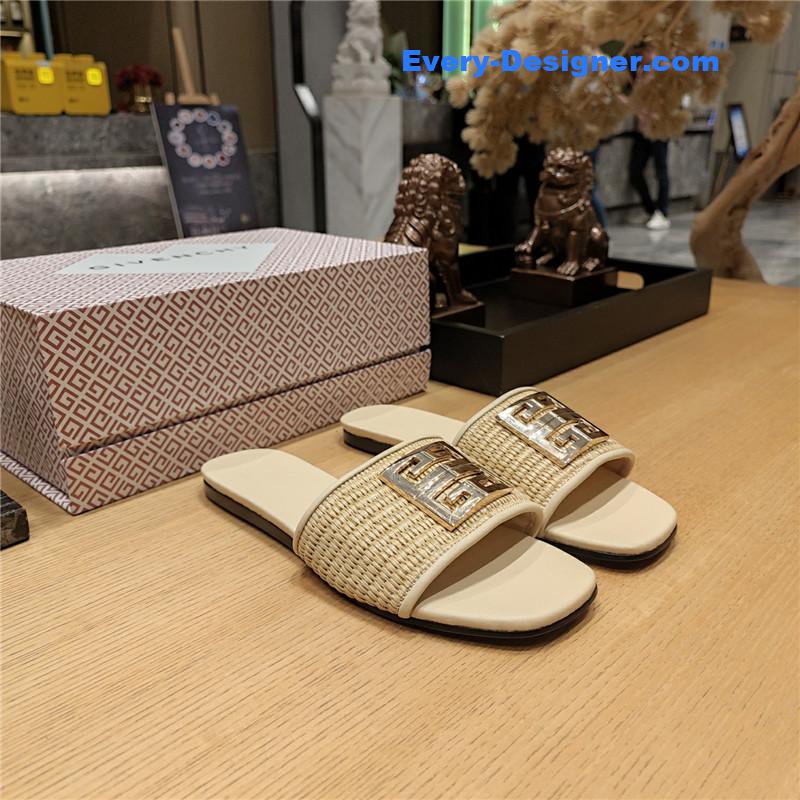 Givenchy Trendy Flat Slides