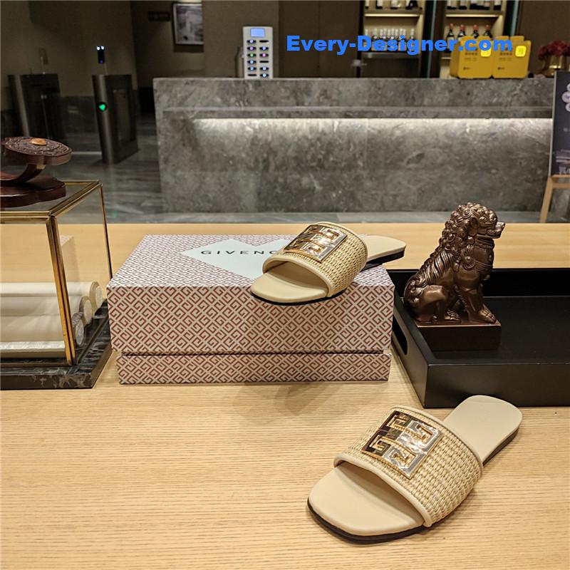 Givenchy Trendy Flat Slides