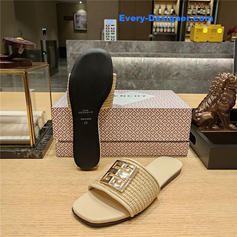 Givenchy Trendy Flat Slides