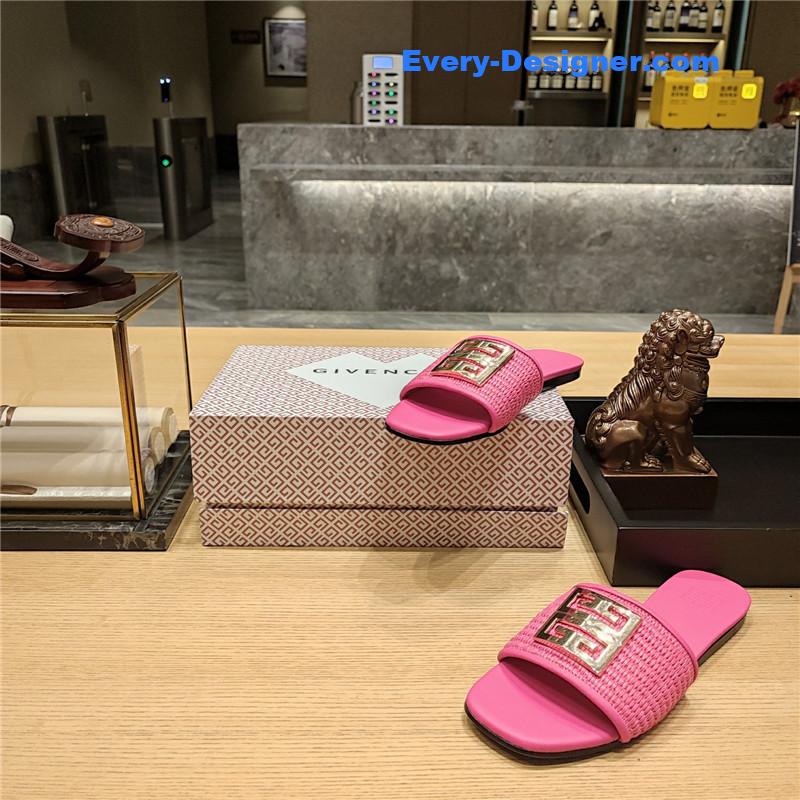 Givenchy Trendy Flat Slides