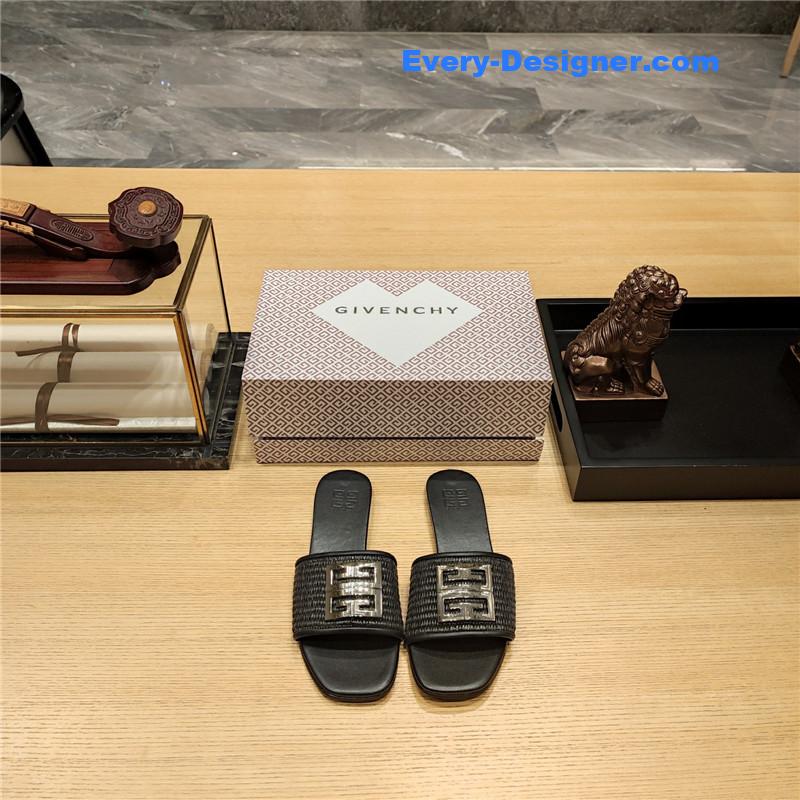 Givenchy Trendy Flat Slides