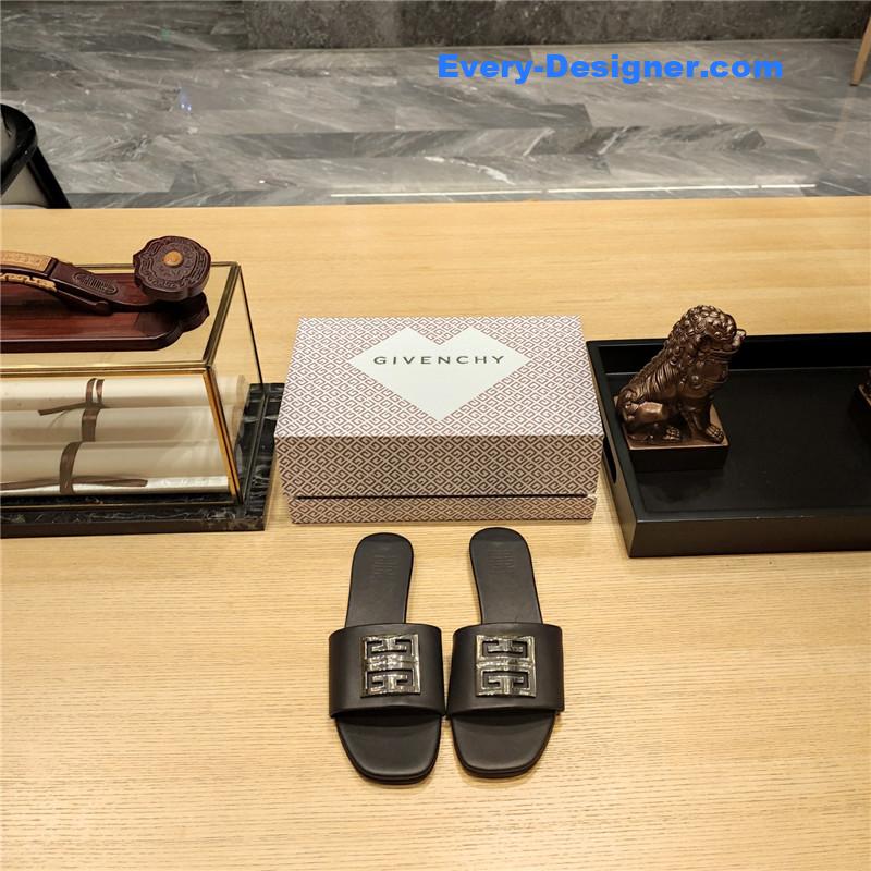Givenchy Trendy Flat Slides