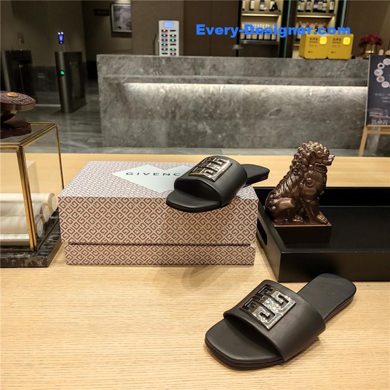 Givenchy Trendy Flat Slides