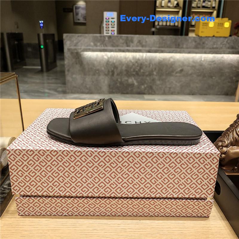 Givenchy Trendy Flat Slides