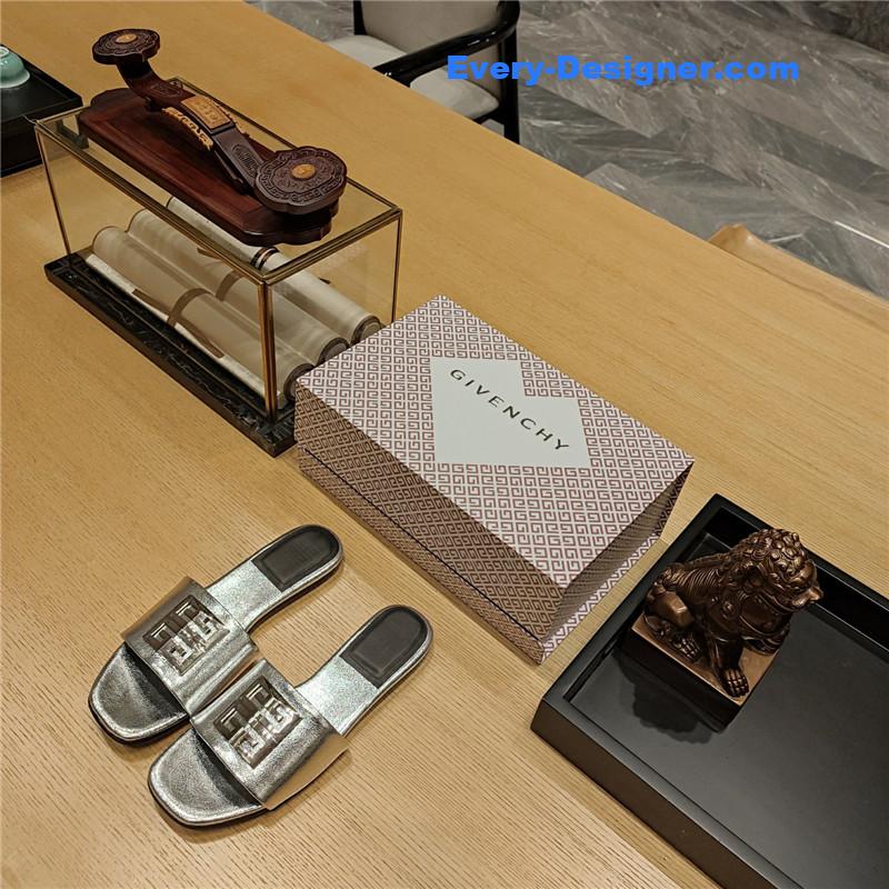 Givenchy Trendy Flat Slides