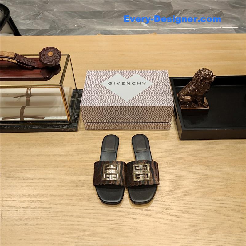 Givenchy Trendy Flat Slides