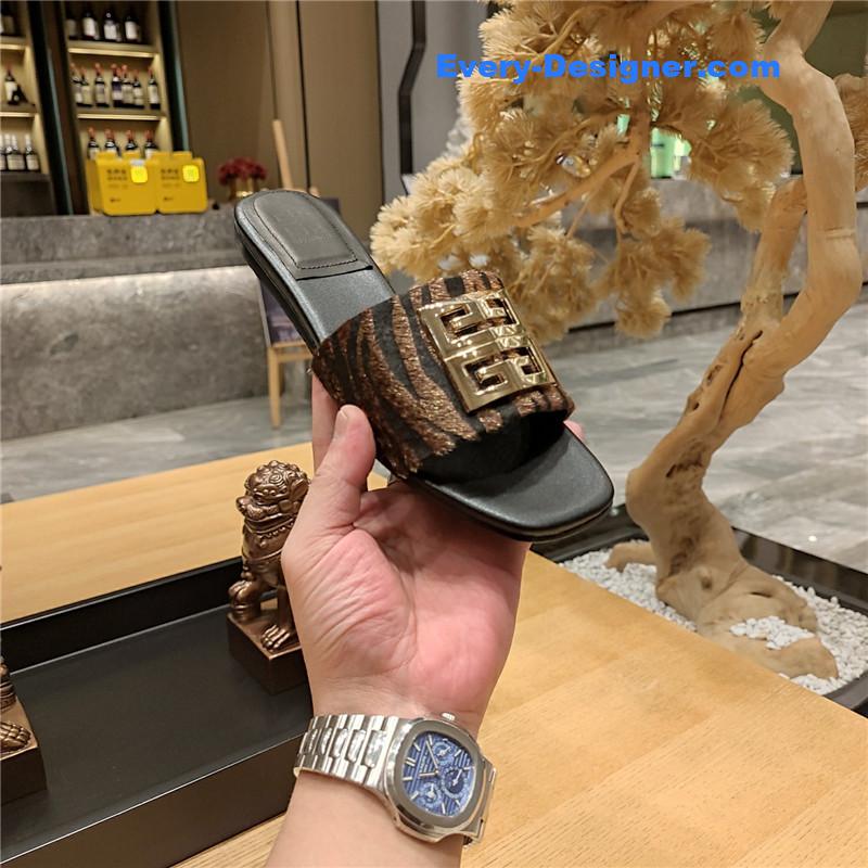 Givenchy Trendy Flat Slides