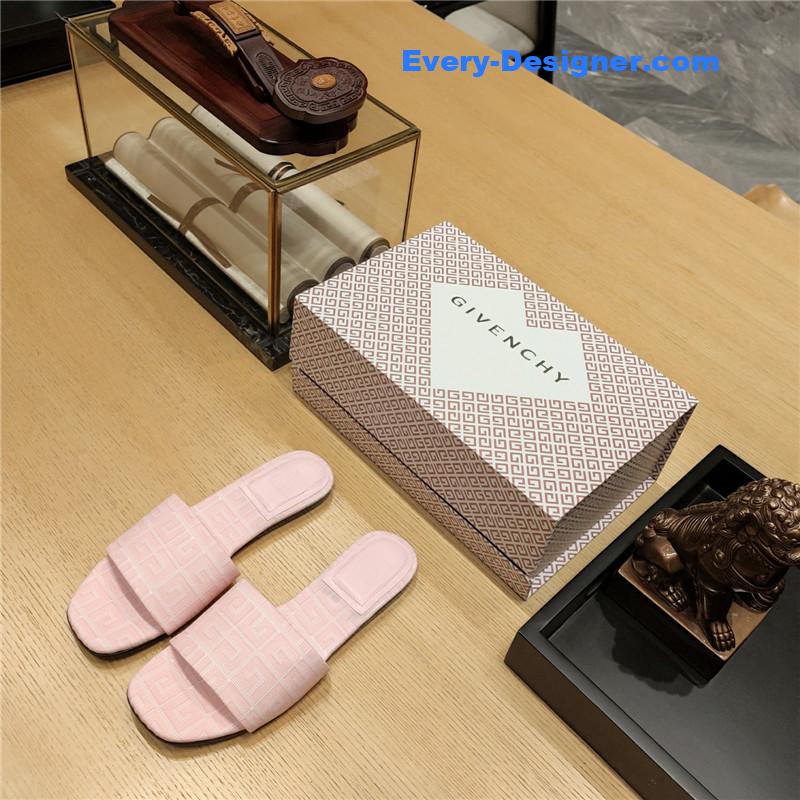 Givenchy Trendy Flat Slides