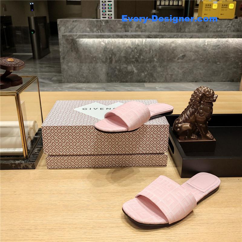 Givenchy Trendy Flat Slides