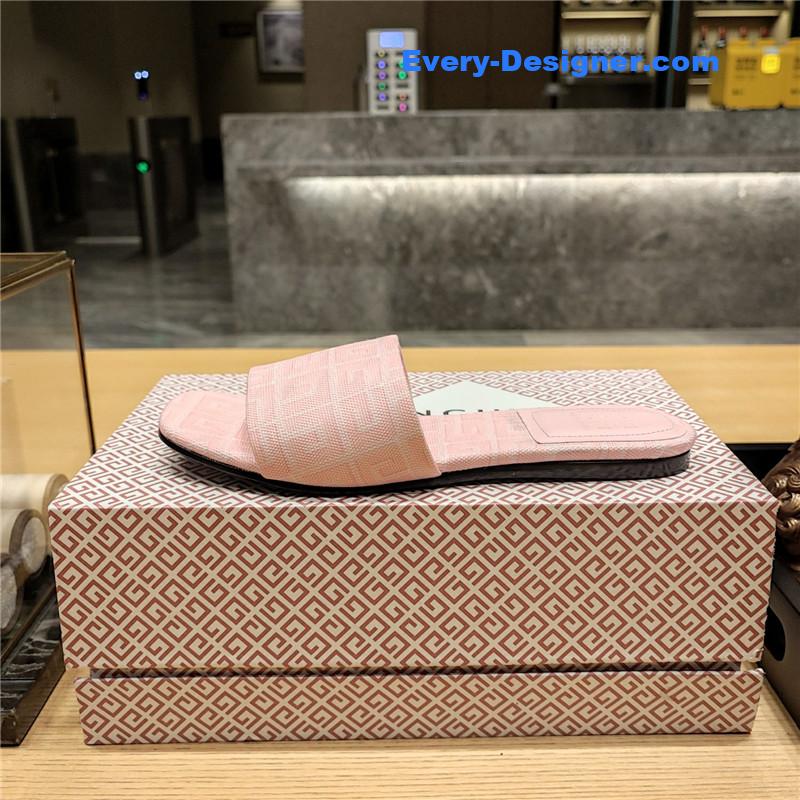 Givenchy Trendy Flat Slides