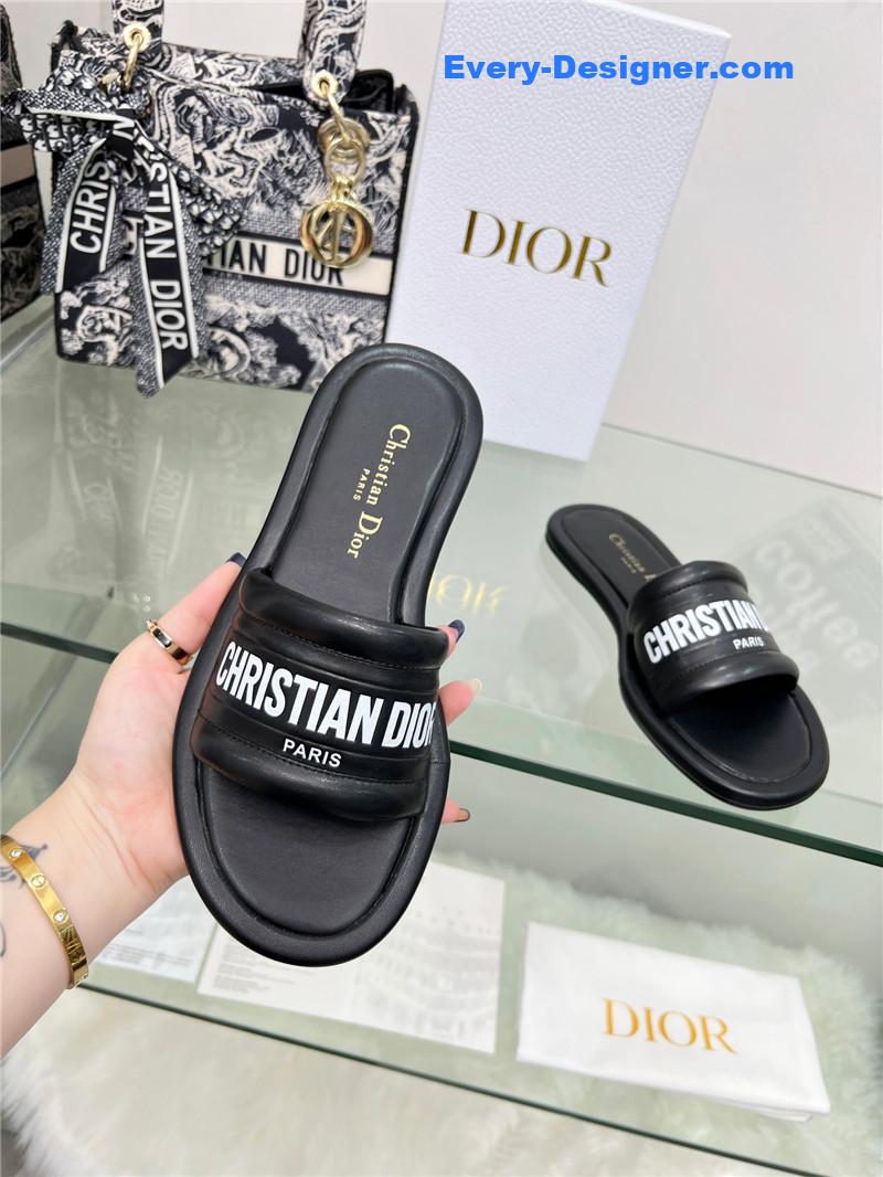 D10r platform sandals