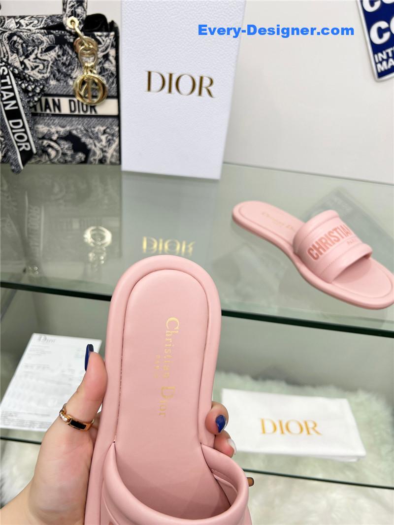 D10r platform sandals