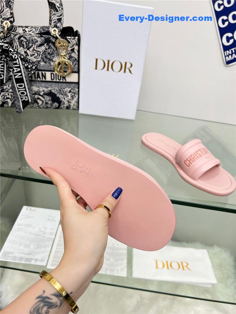 D10r platform sandals