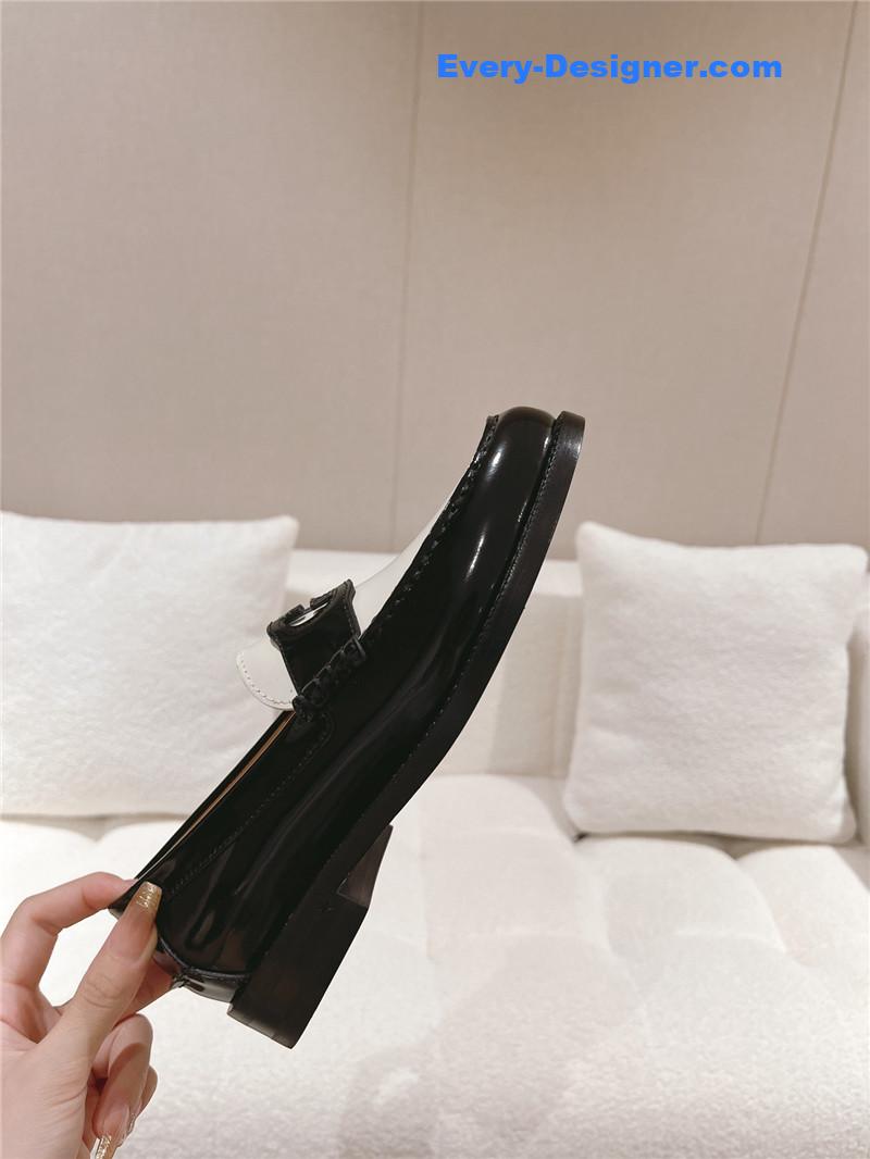 Gvc*1 british style loafers