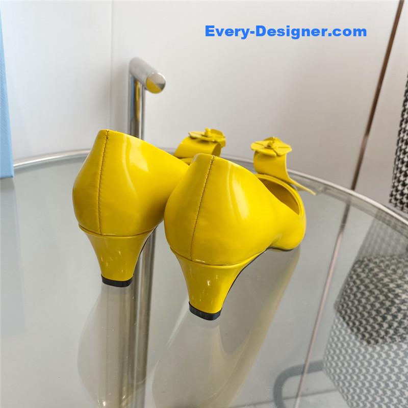 Pra*a flower pointed toe small cone heel shoes