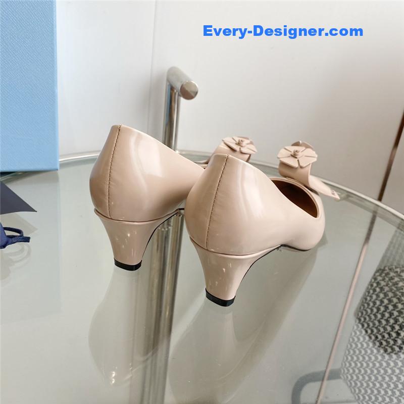 Pra*a flower pointed toe small cone heel shoes