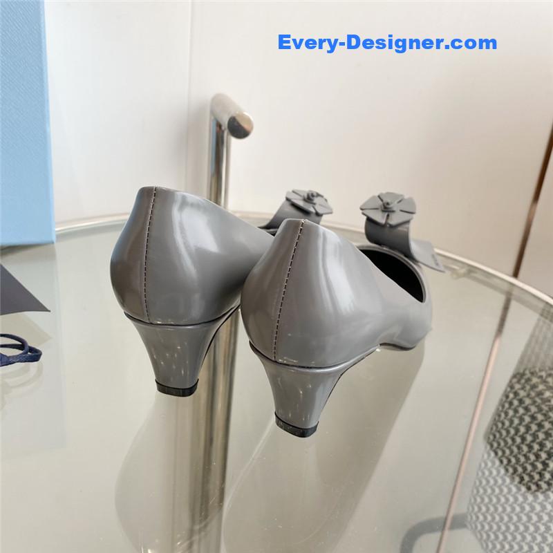 Pra*a flower pointed toe small cone heel shoes