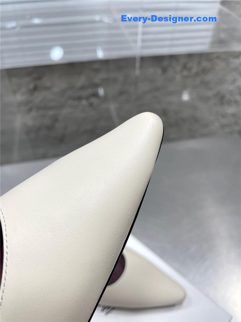 The row new French pointed toe chunky low-heeled shoes