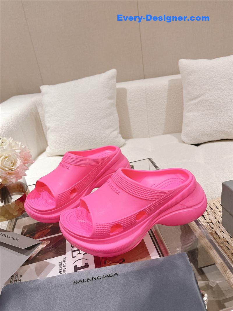 Ba1en*iaga explosive wedge platform sandals