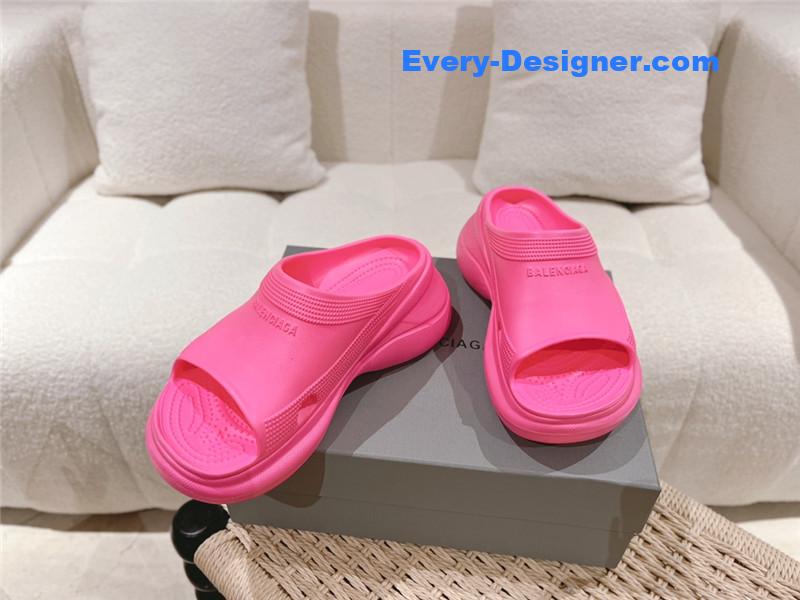 Ba1en*iaga explosive wedge platform sandals