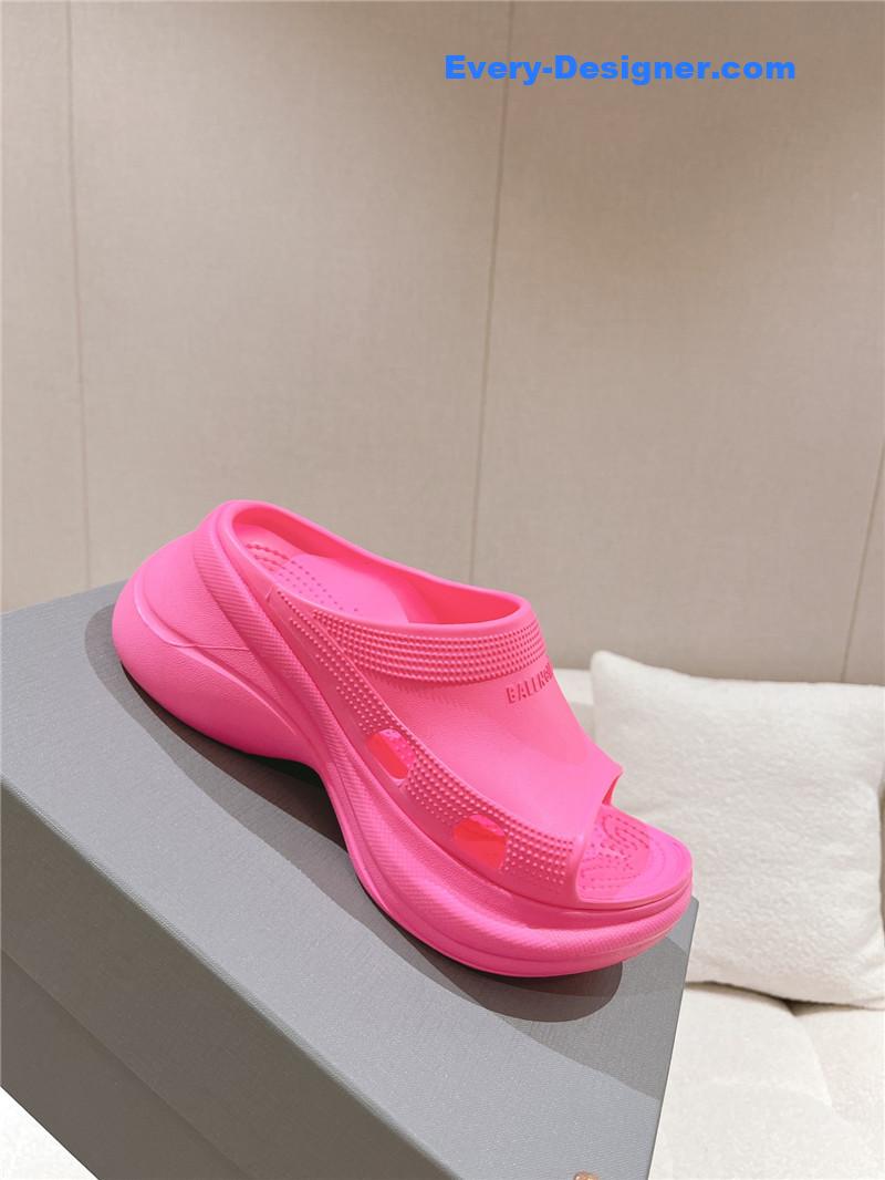 Ba1en*iaga explosive wedge platform sandals