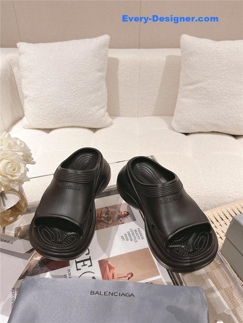 Ba1en*iaga explosive wedge platform sandals