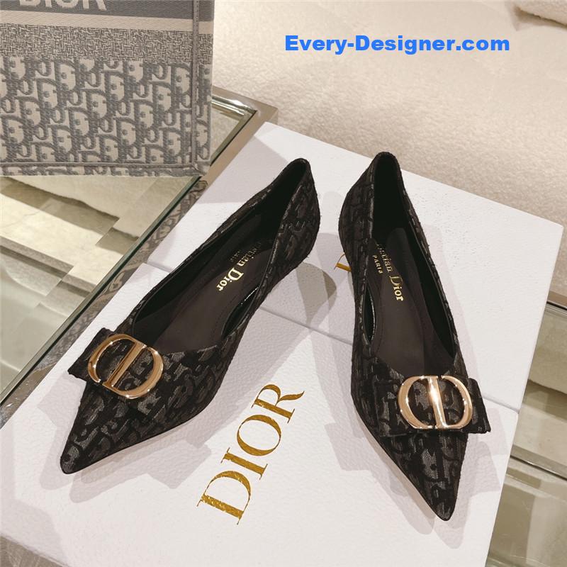 D10r early spring new cat heel shoes