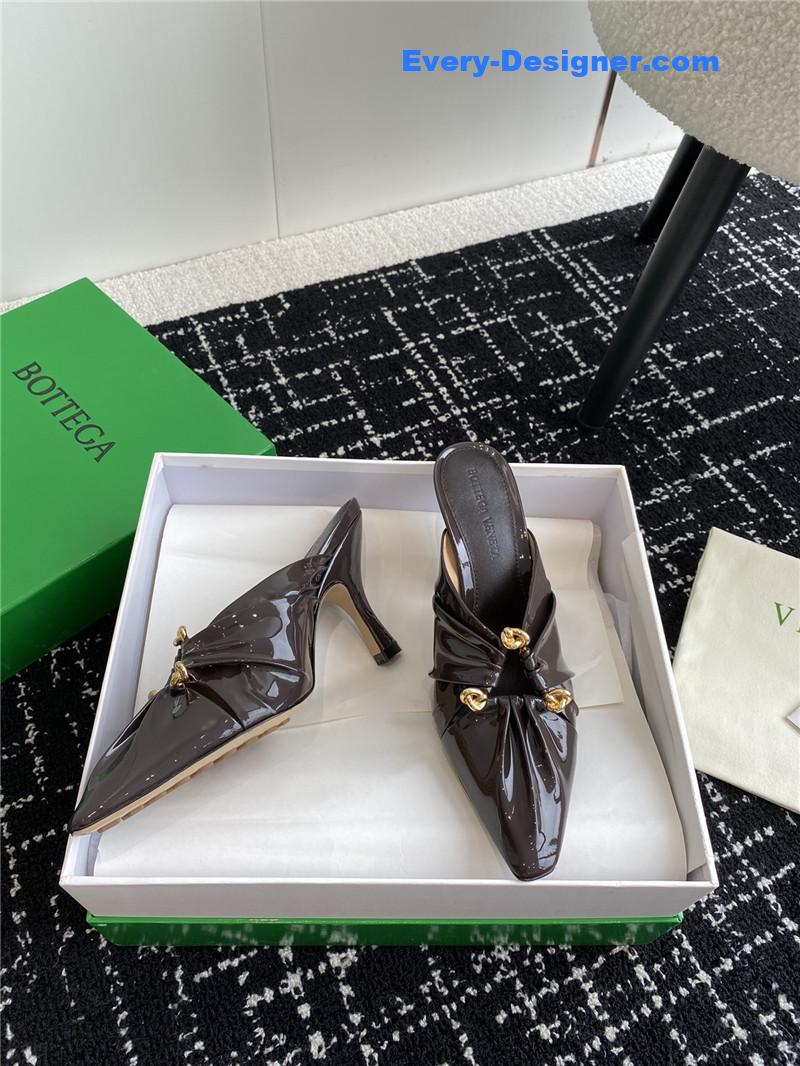 b0tt*ga Ven*ta pre-fall new bunnie mules