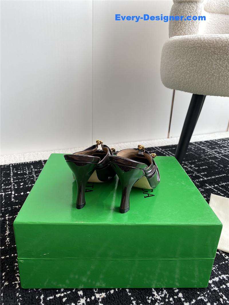 b0tt*ga Ven*ta pre-fall new bunnie mules