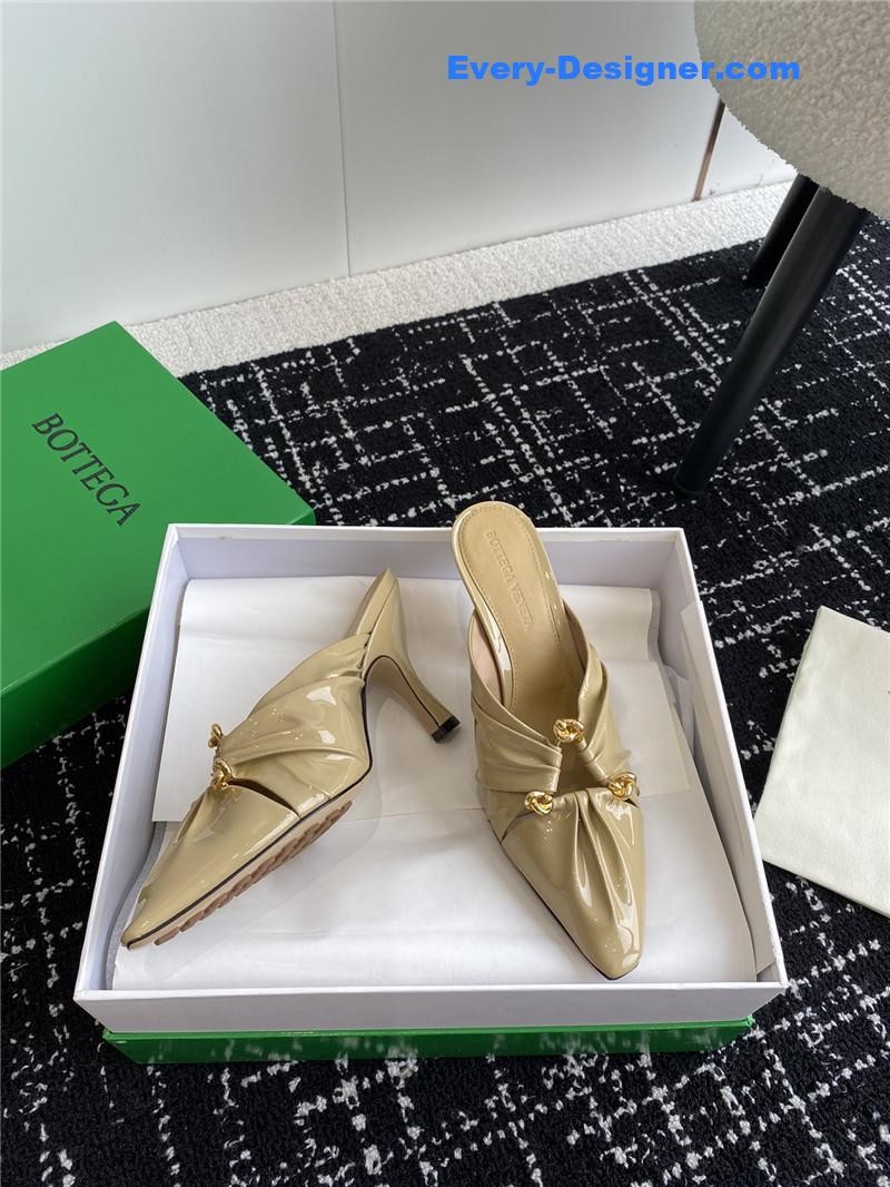 b0tt*ga Ven*ta pre-fall new bunnie mules