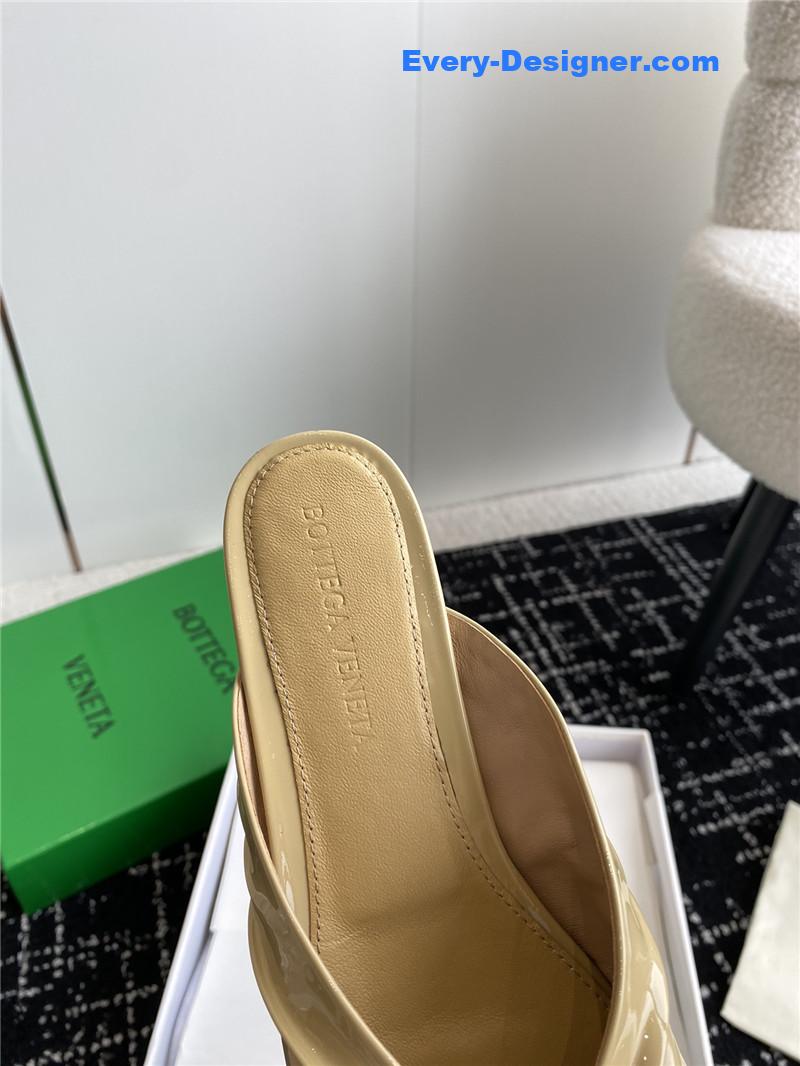 b0tt*ga Ven*ta pre-fall new bunnie mules