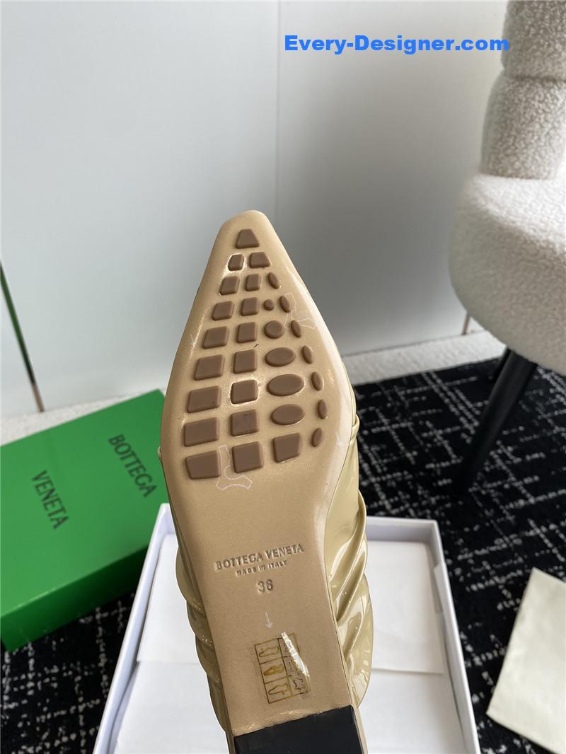 b0tt*ga Ven*ta pre-fall new bunnie mules