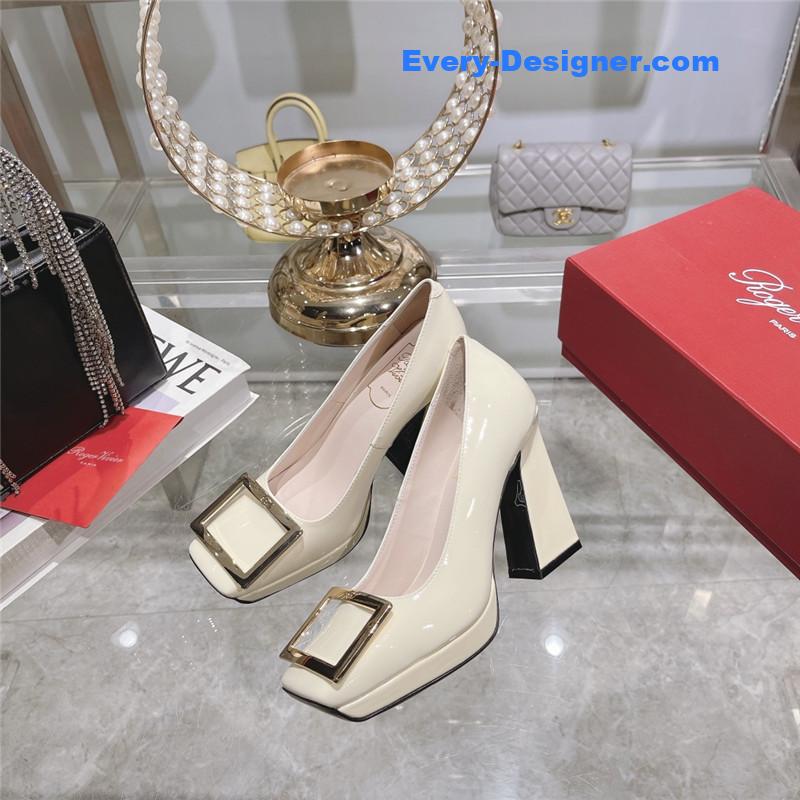 Roger vivier classic buckle pumps