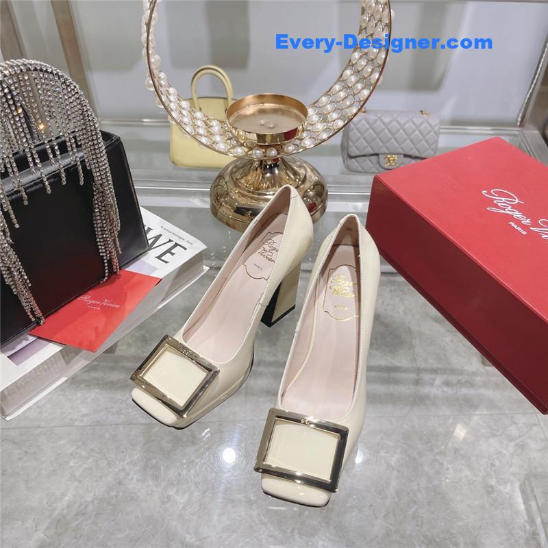 Roger vivier classic buckle pumps