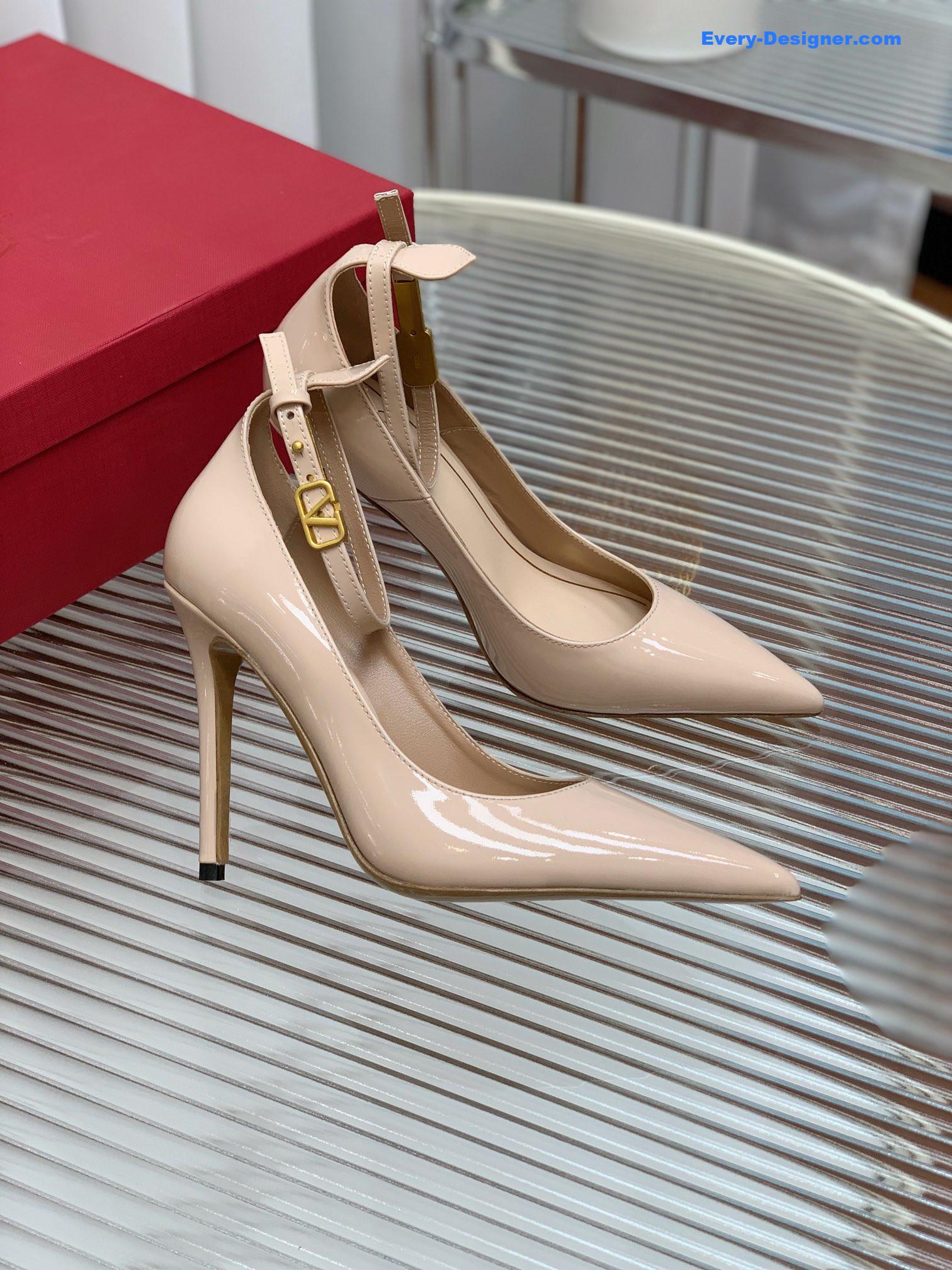 Va1e*ntin0 high heel pointed shoes